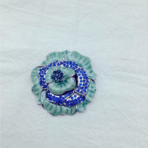 April Cornell Blue and Green Floral Brooch - Picture 3 of 4